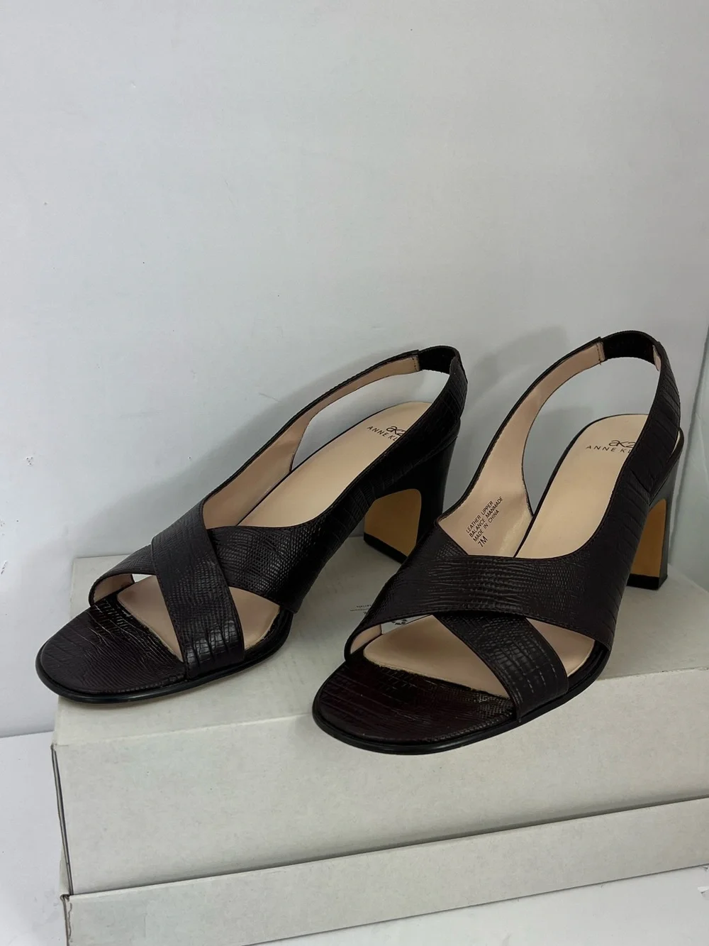 AK2 ANNE KLEIN VTG BROWN CROC EMBOSSED LEATHER SLING BACK, BLOCK HEEL SANDALS 7M